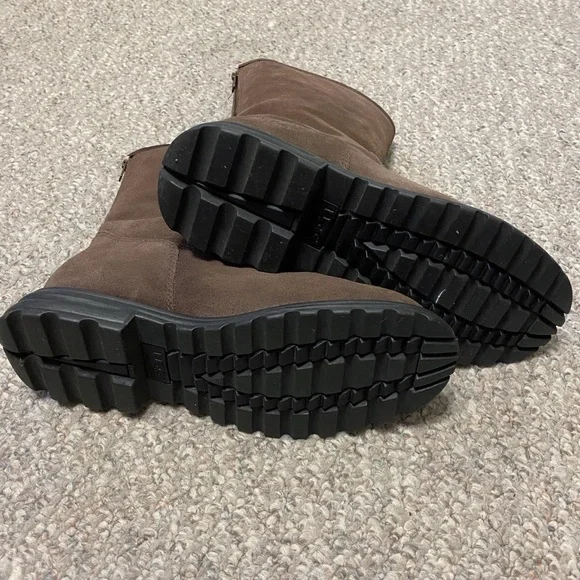 UGG Brown Shearling Boots - Picture 4 of 4